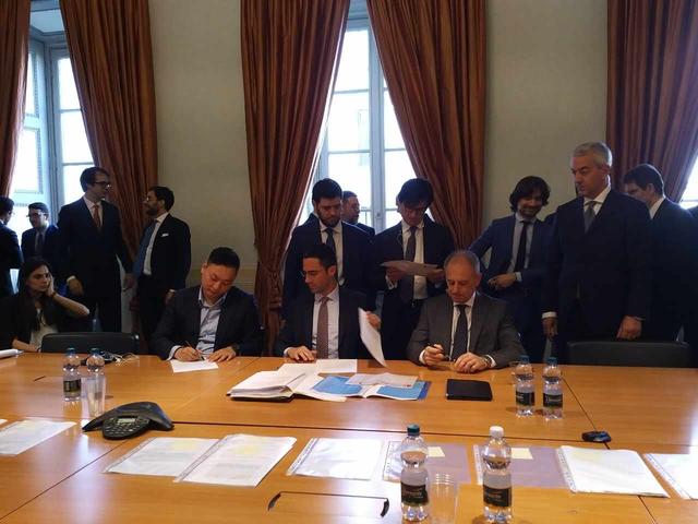 日本制服丝袜电影