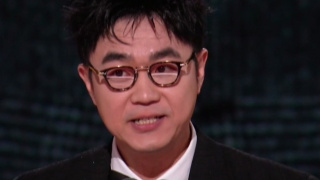 二女一指